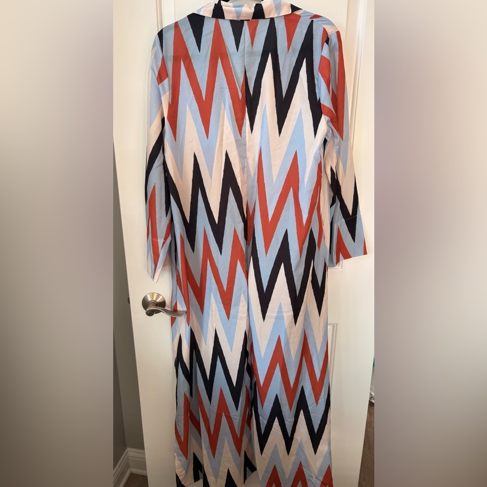 Stylish Zigzag Patterned Long Buttoned Shirt - image 2